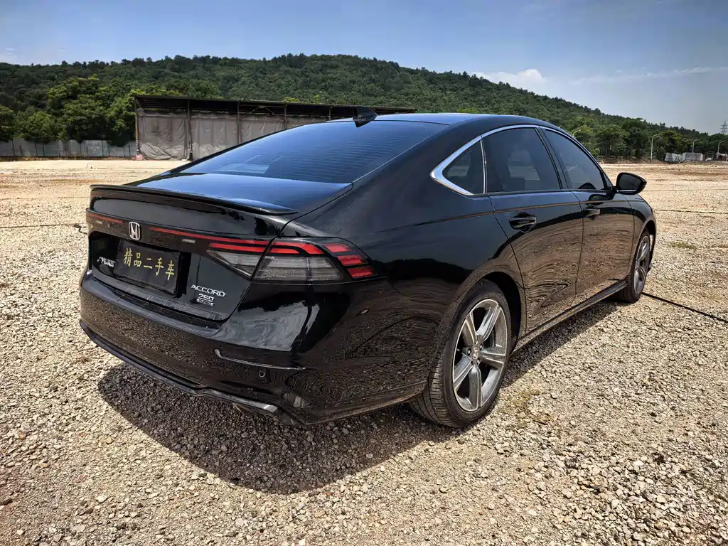 Honda Accord — фото 10