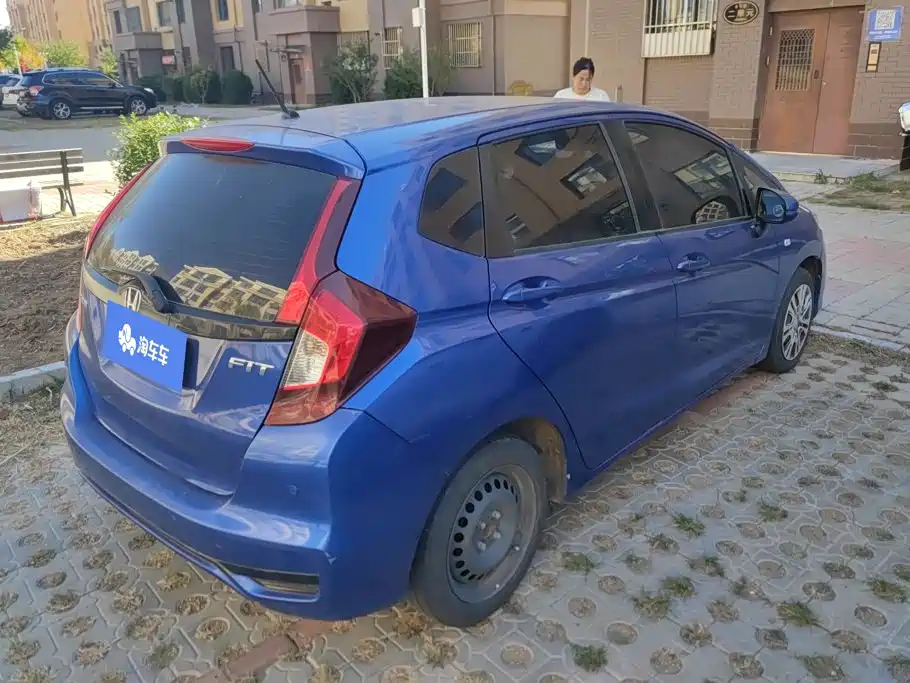 Honda Fit — фото 3