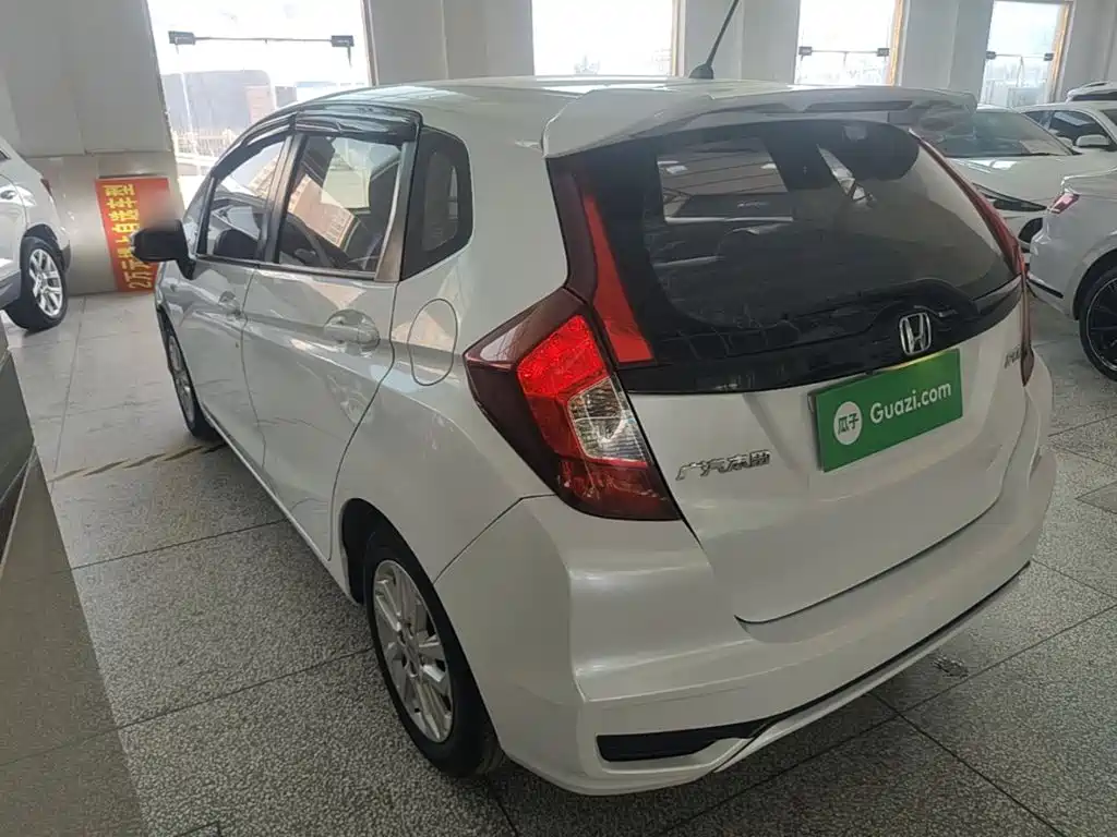 Honda Fit — фото 4