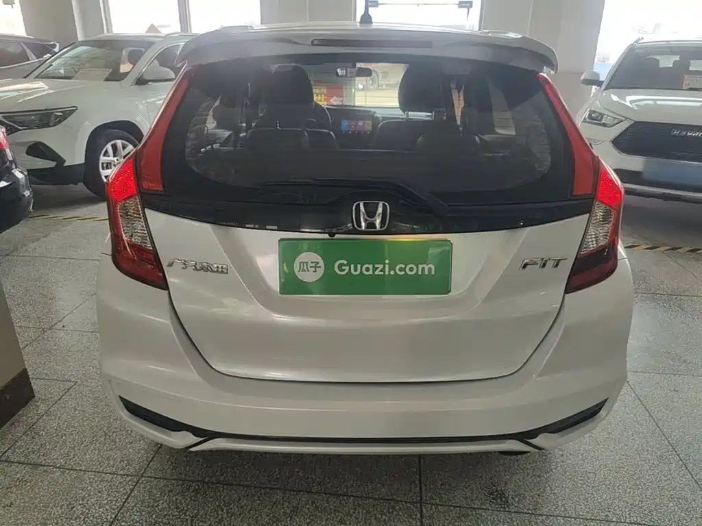 Honda Fit — фото 5