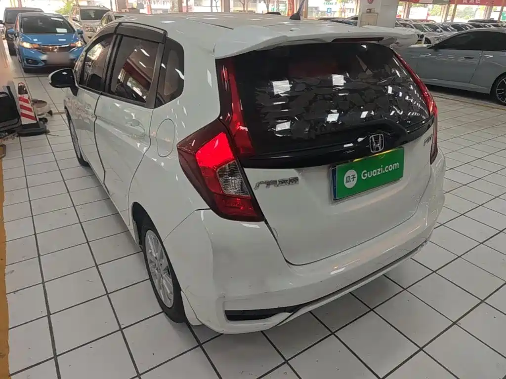 Honda Fit — фото 4