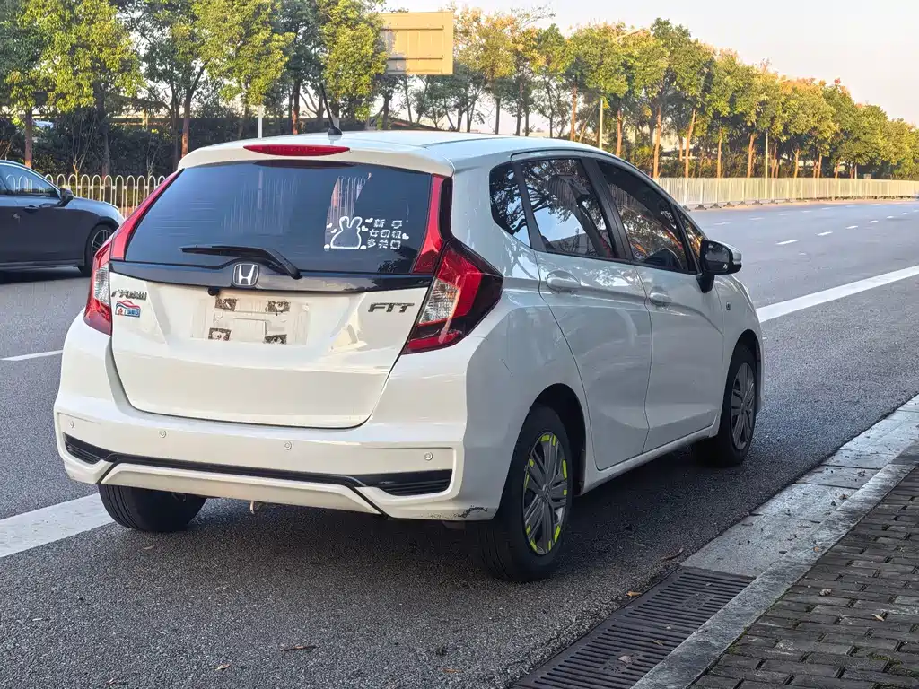 Honda Fit — фото 4