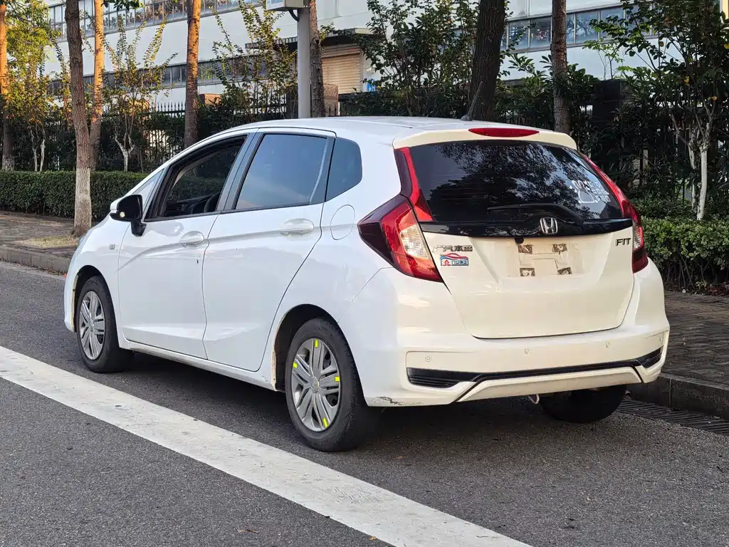 Honda Fit — фото 6