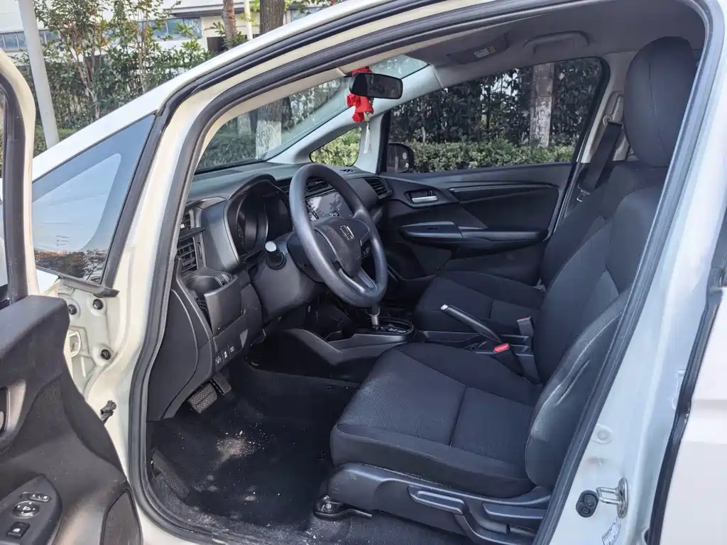 Honda Fit — фото 7