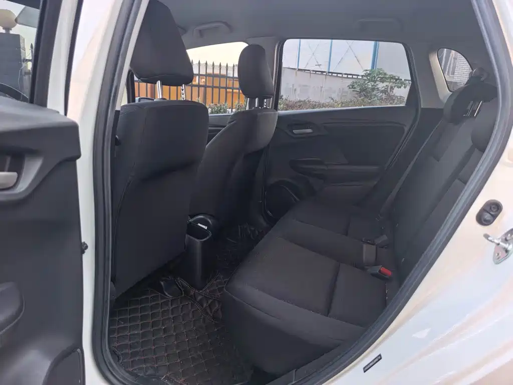 Honda Fit — фото 8