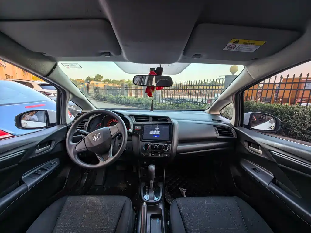 Honda Fit — фото 9