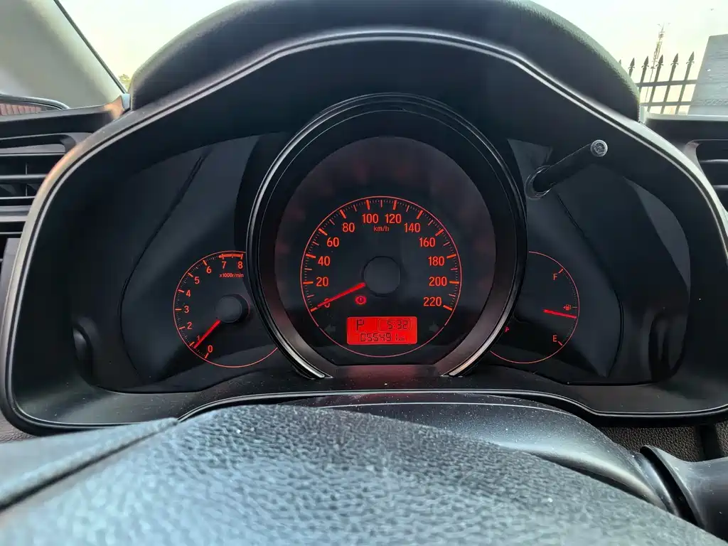 Honda Fit — фото 10