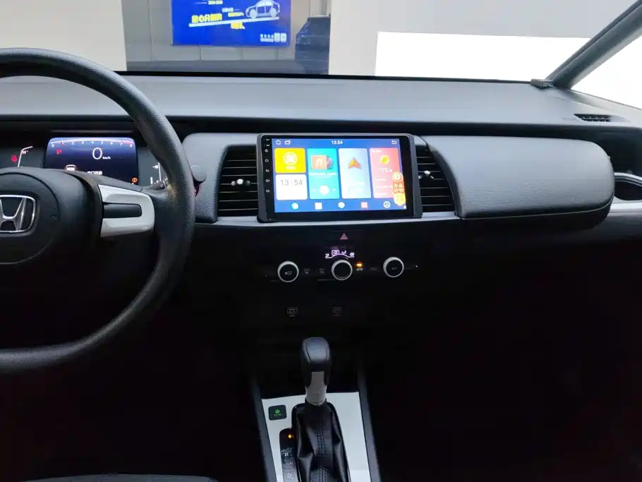 Honda Fit — фото 13