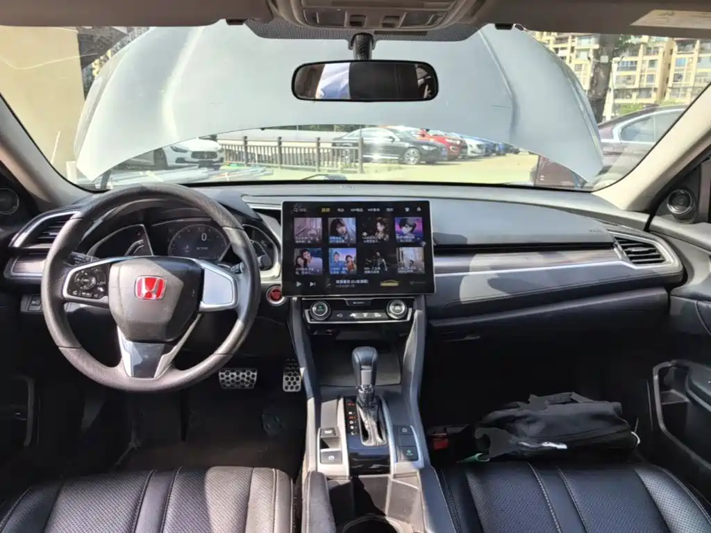 Honda Civic — фото 9