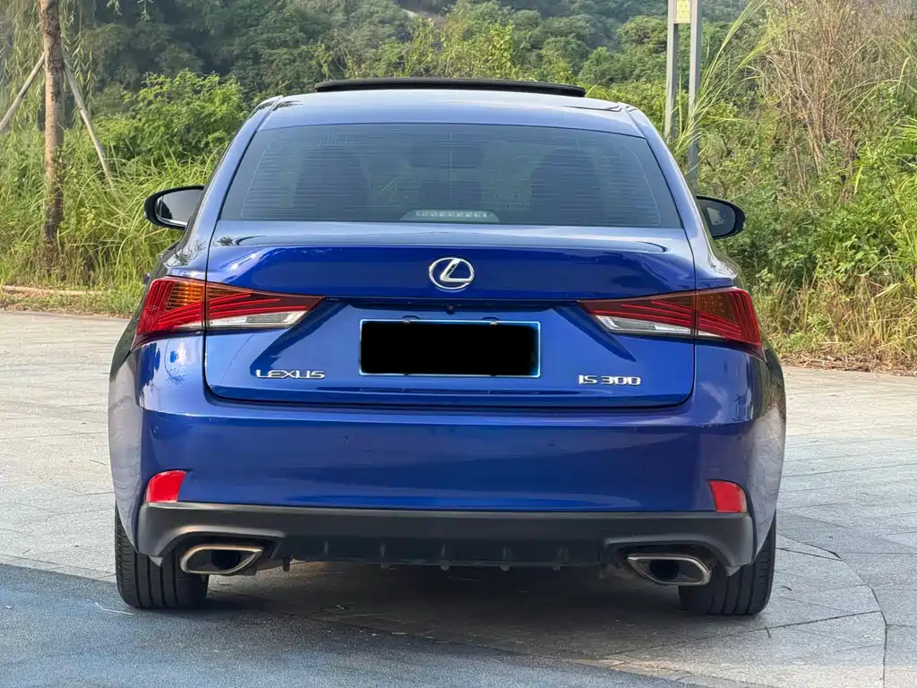 Lexus IS — фото 13