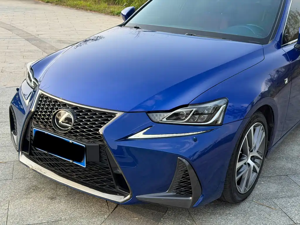 Lexus IS — фото 10