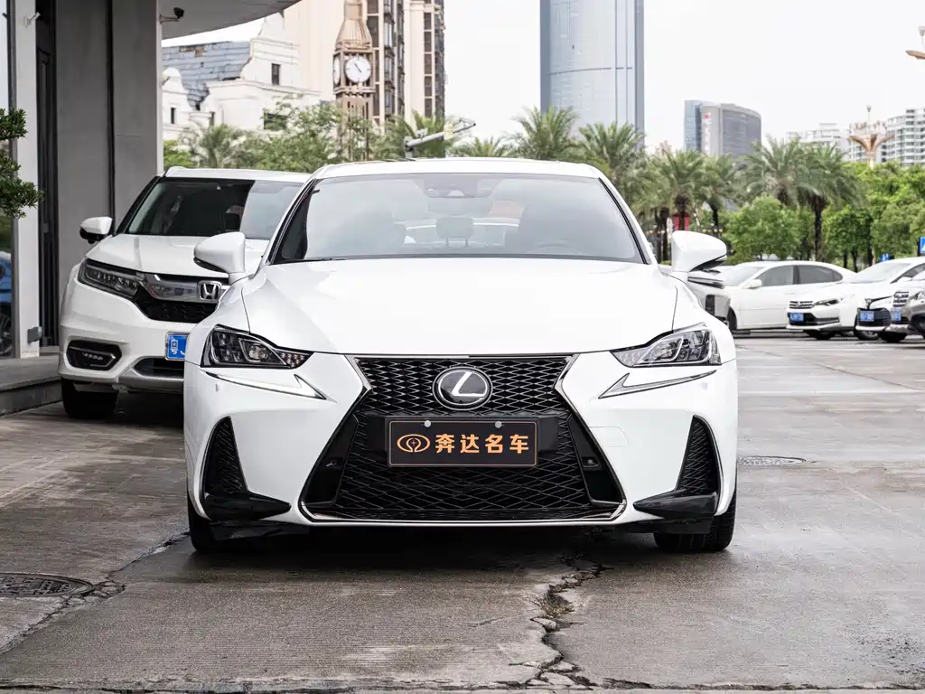 Lexus IS — фото 2