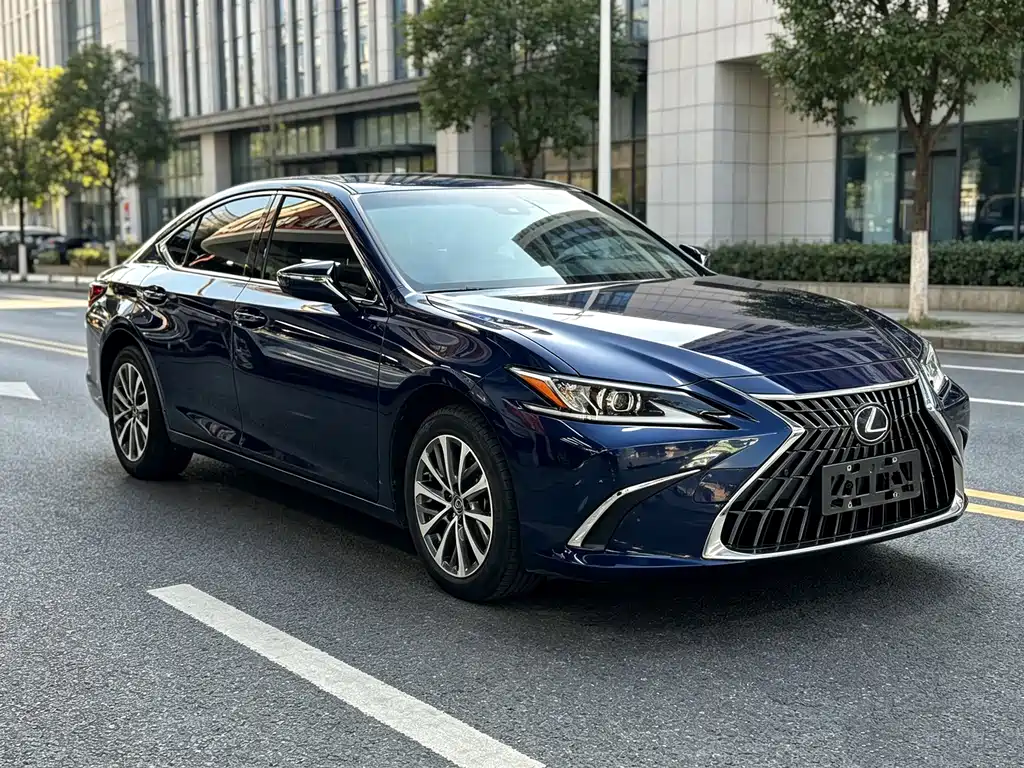 Lexus ES — фото 3
