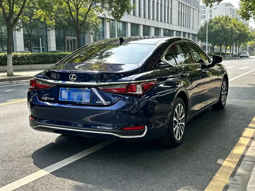 Lexus ES — фото 6