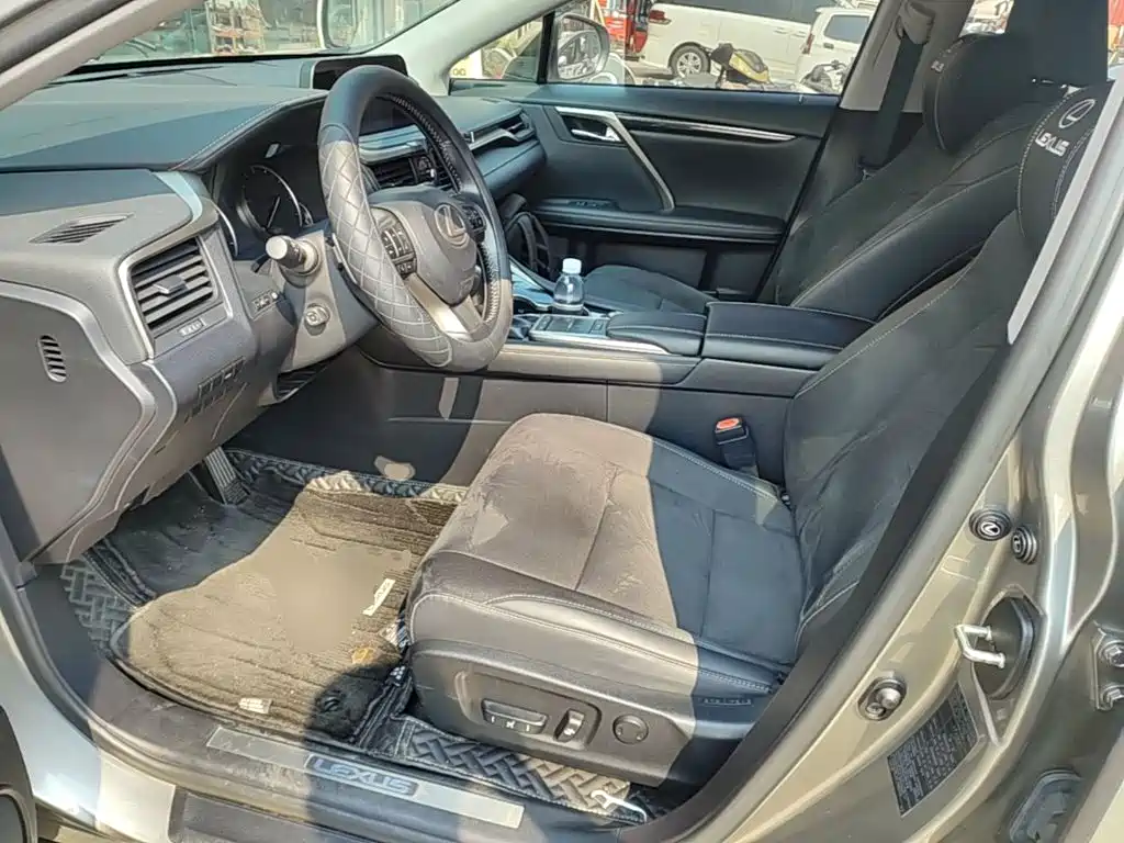 Lexus RX — фото 15