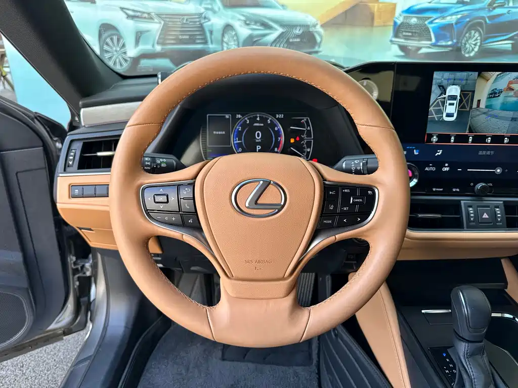 Lexus ES — фото 8