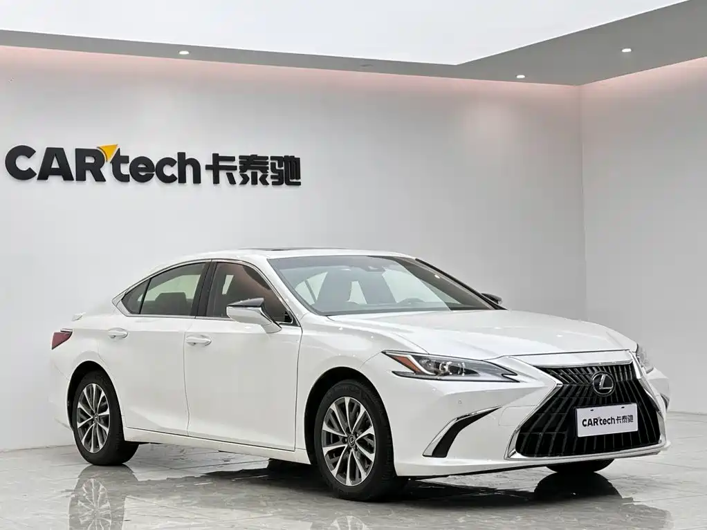 Lexus ES — фото 6