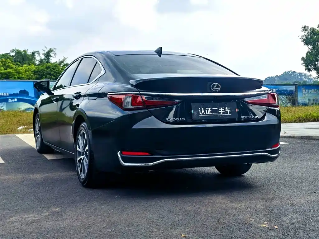 Lexus ES — фото 5