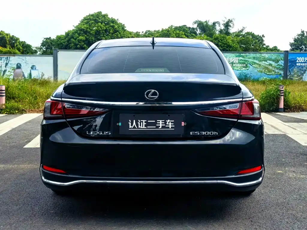 Lexus ES — фото 6