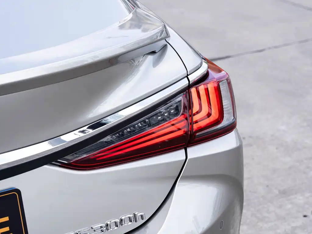 Lexus ES — фото 7
