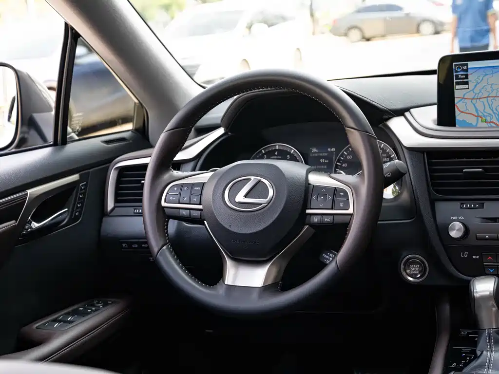 Lexus RX — фото 14