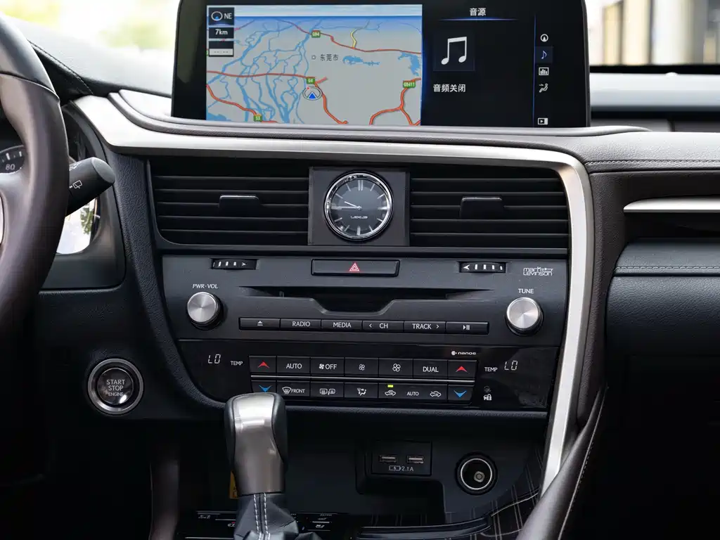 Lexus RX — фото 17