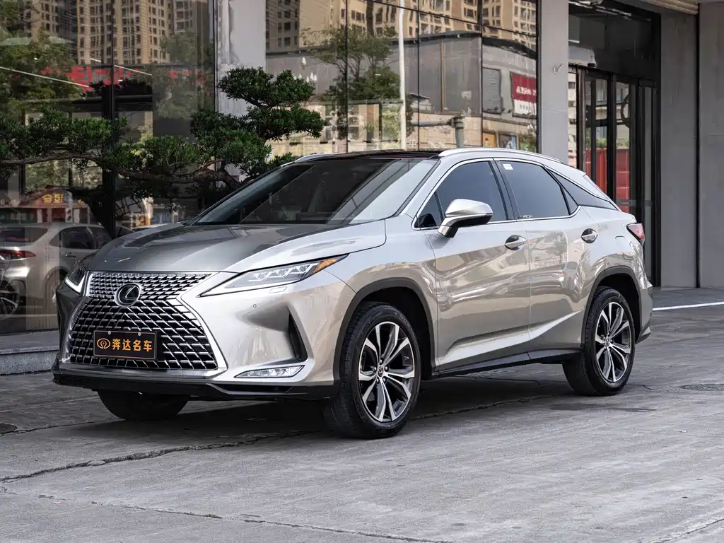 Lexus RX — фото 1