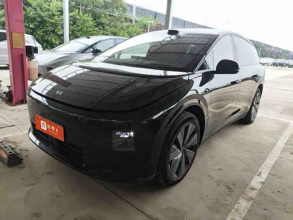 Li Auto Li i8
