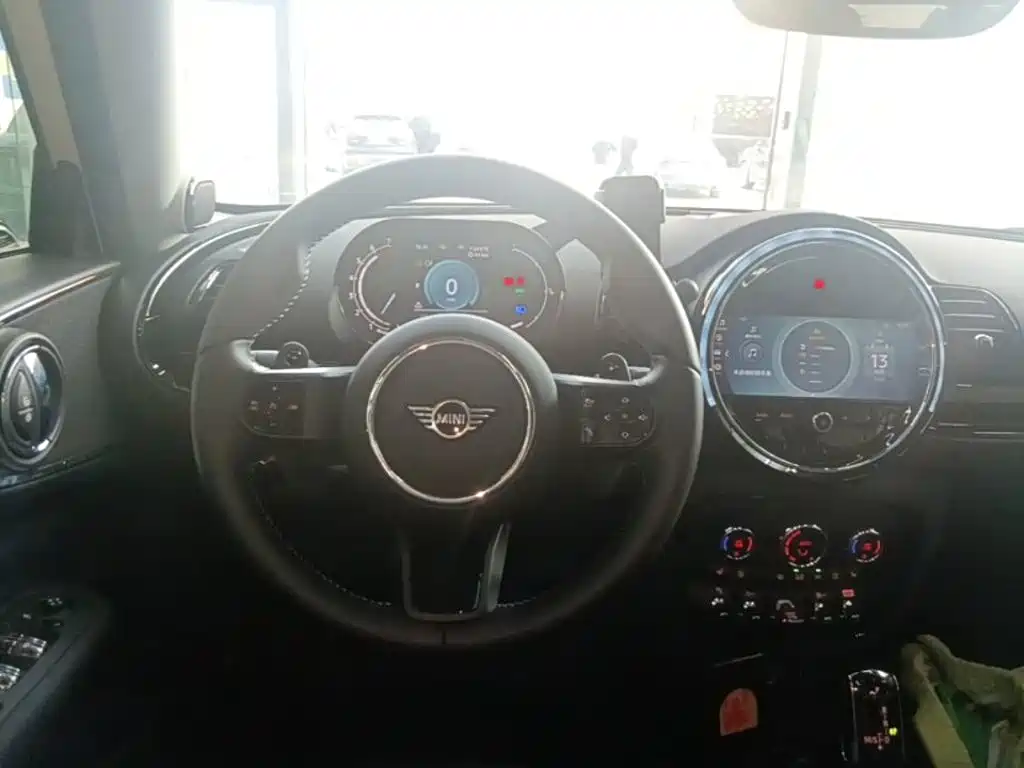 MINI Mini Clubman — фото 10