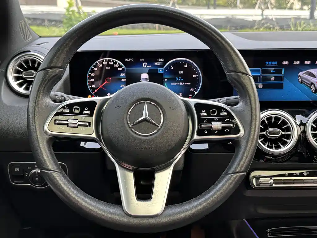 Mercedes-Benz GLA — фото 6