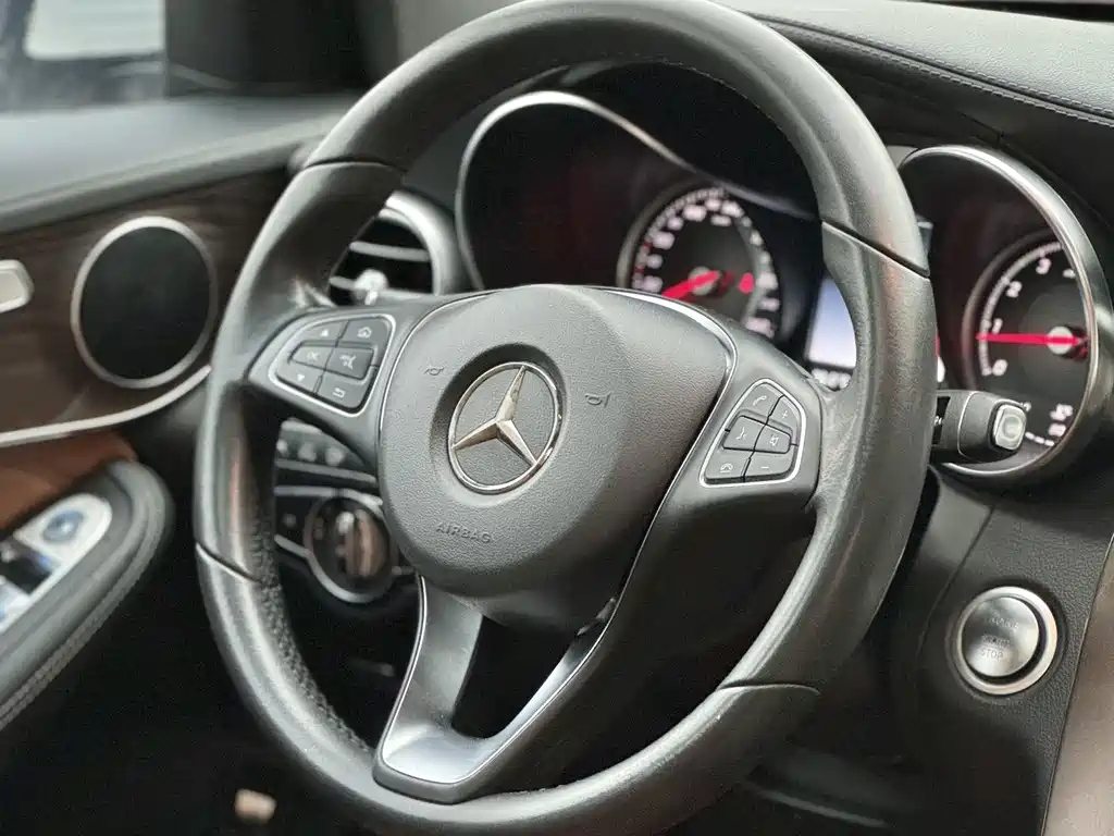 Mercedes-Benz GLC — фото 4