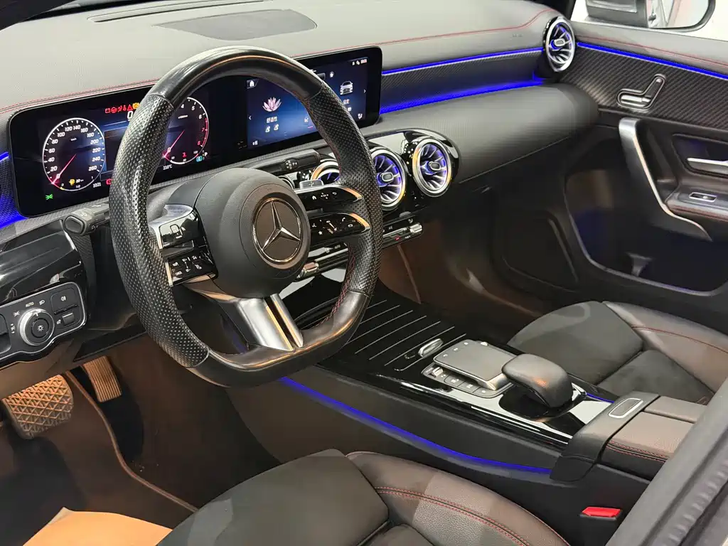 Mercedes-Benz A-Class — фото 14