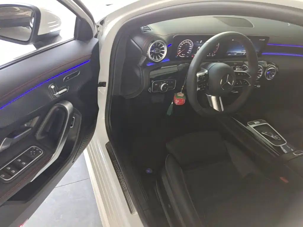 Mercedes-Benz A-Class — фото 15