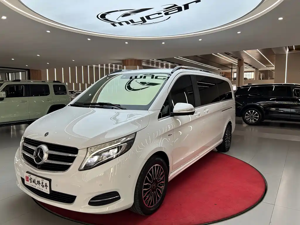 Mercedes-Benz V-Class — фото 1