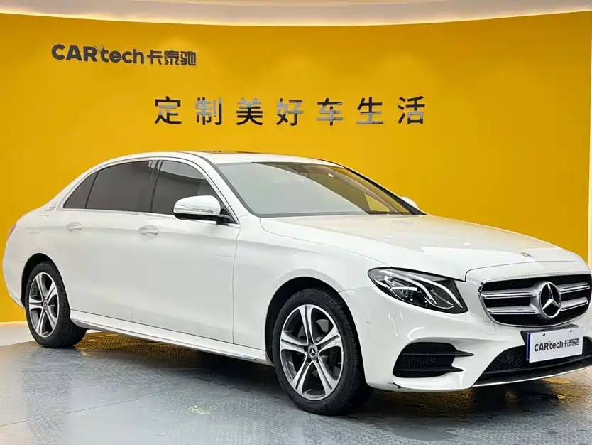 Mercedes-Benz E-Class — фото 2