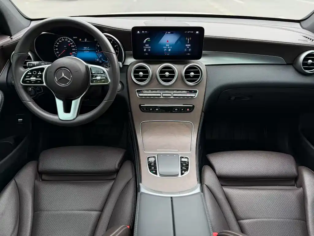 Mercedes-Benz GLC — фото 6