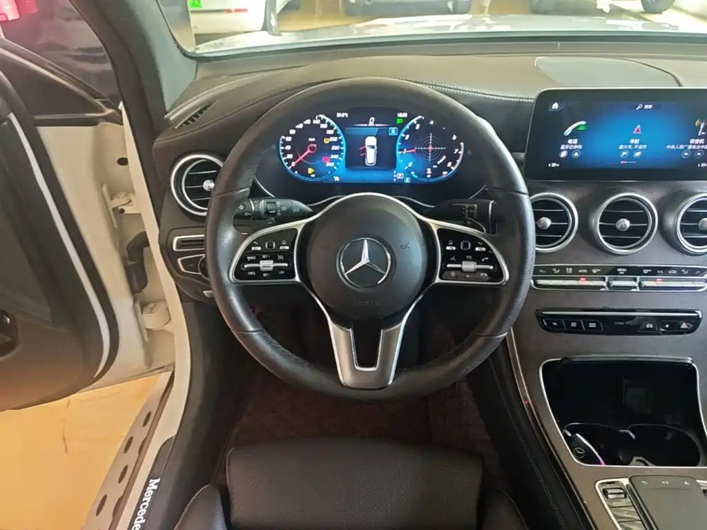 Mercedes-Benz GLC — фото 10