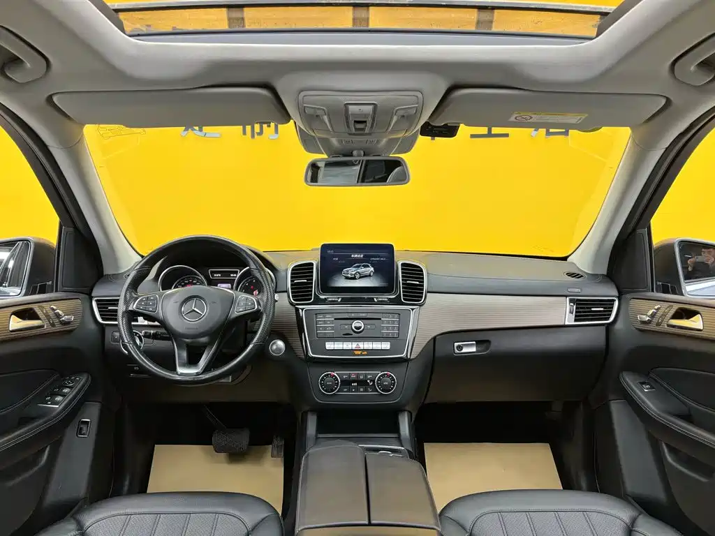 Mercedes-Benz GLE (Import) — фото 36