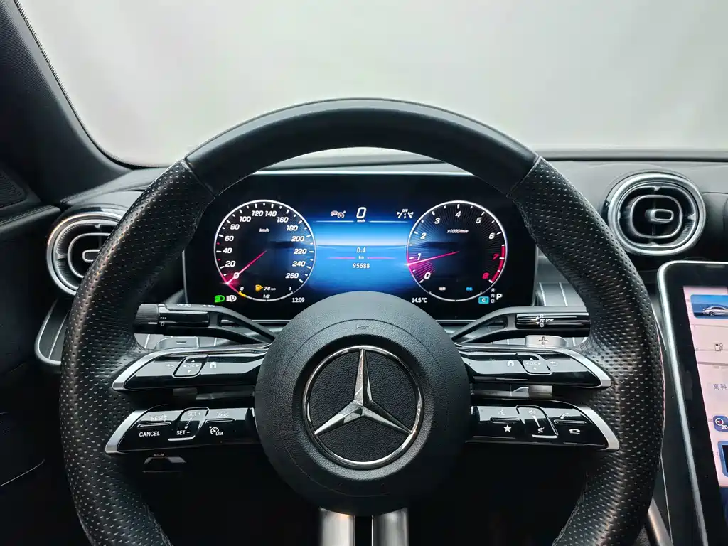 Mercedes-Benz C-Class — фото 17