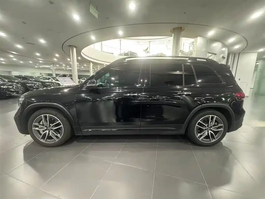 Mercedes-Benz GLB AMG — фото 2