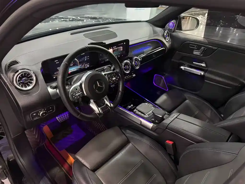 Mercedes-Benz GLB AMG — фото 9