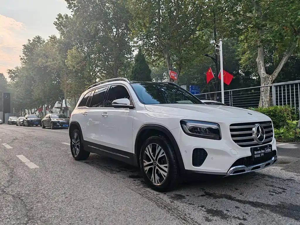 Mercedes-Benz GLB — фото 2