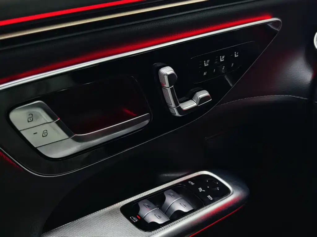 Mercedes-Benz EQE SUV — фото 10