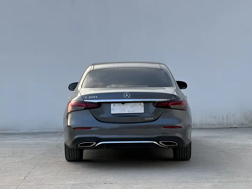 Mercedes-Benz E-Class — фото 11