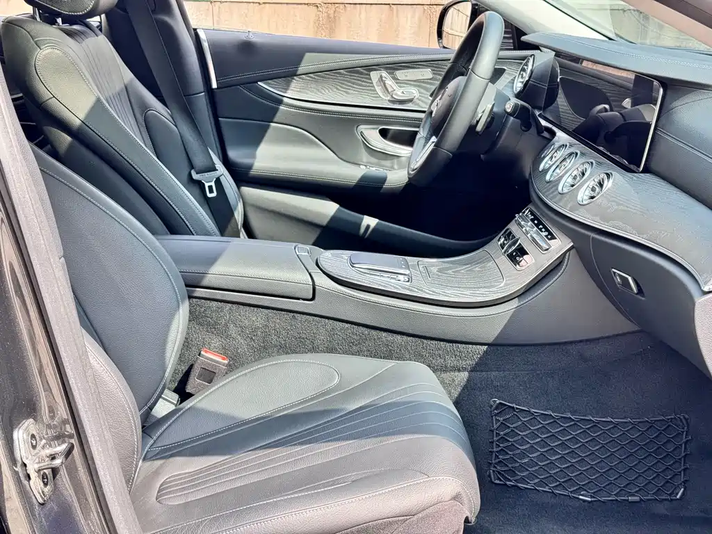 Mercedes-Benz CLS — фото 11
