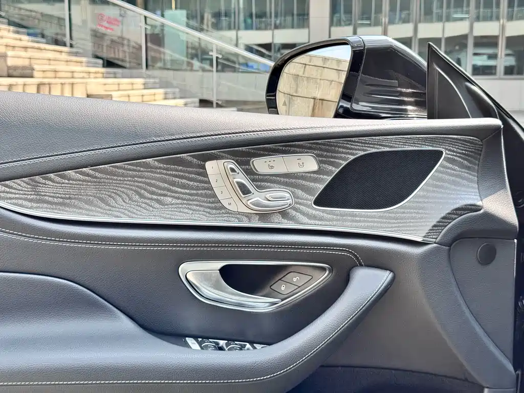 Mercedes-Benz CLS — фото 7