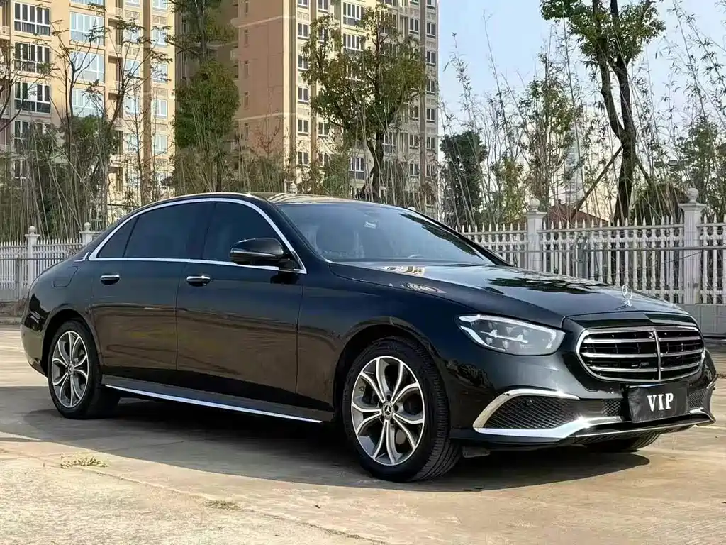 Mercedes-Benz E-Class — фото 3