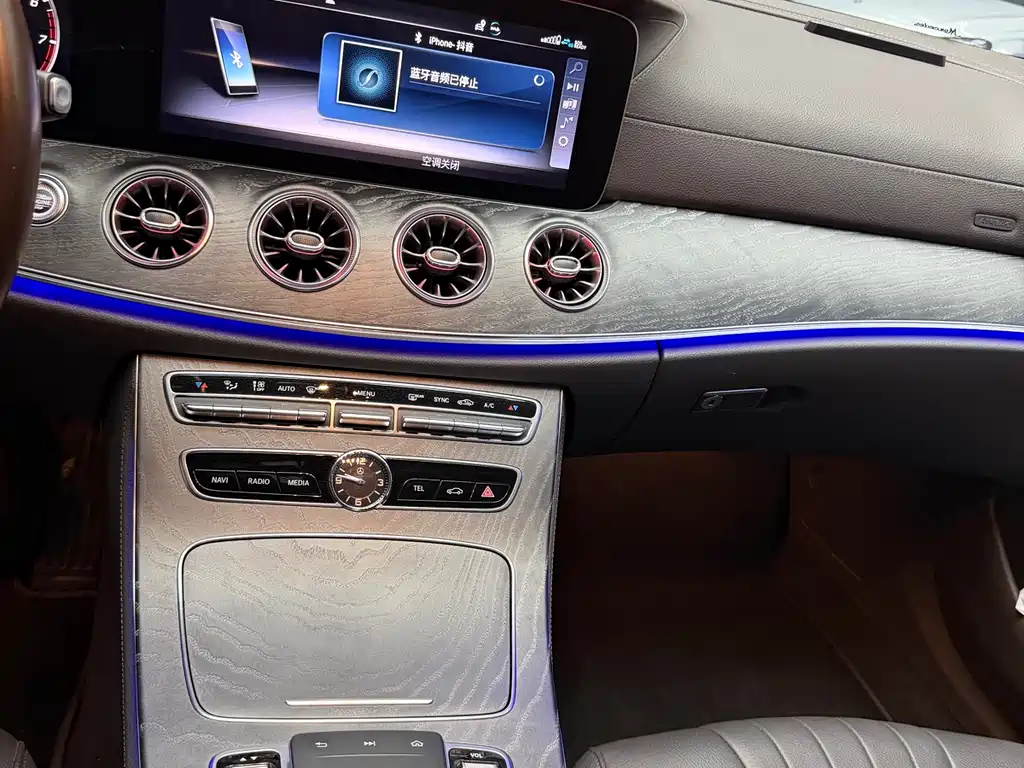 Mercedes-Benz CLS — фото 9