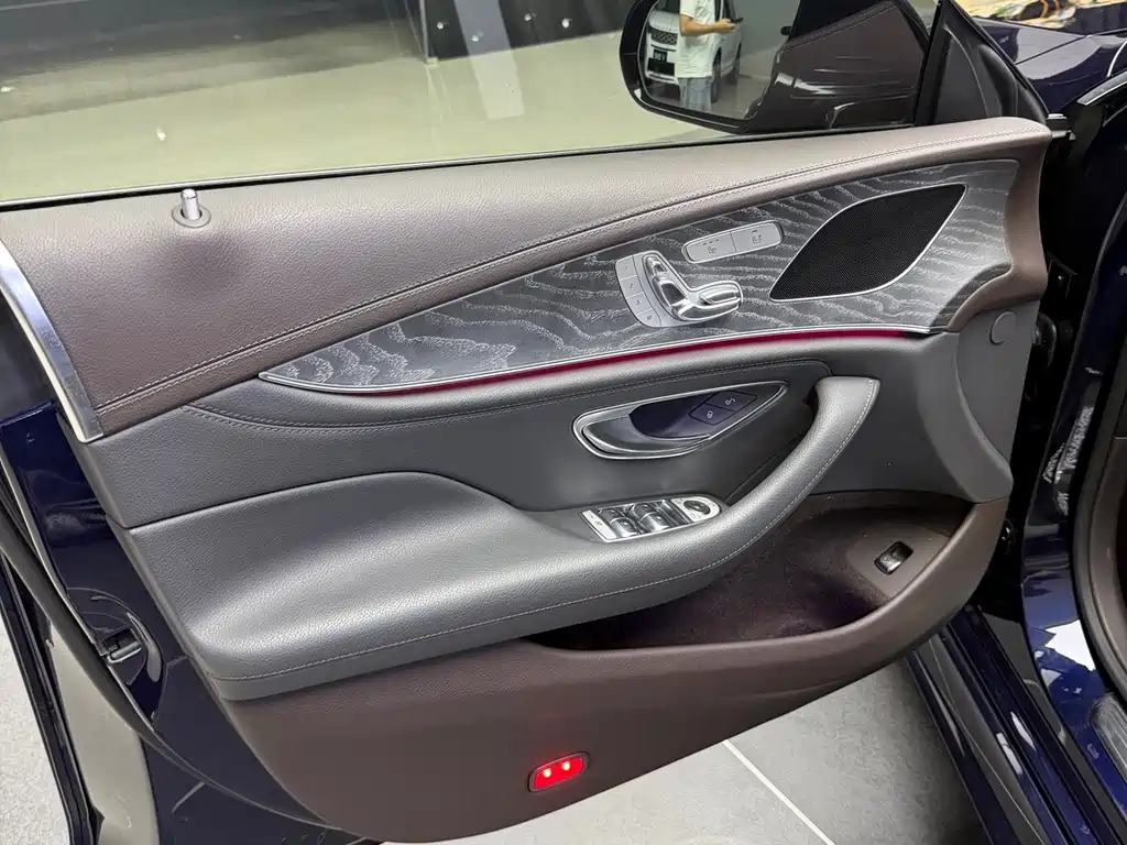Mercedes-Benz CLS — фото 10