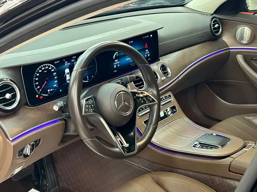 Mercedes-Benz E-Class — фото 10